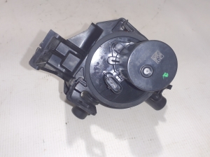 Auxiliary water pump - 25660GI500