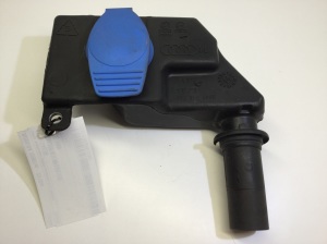Esiklaasi pesuvedeliku paak ja selle osad - 8T2955463B 