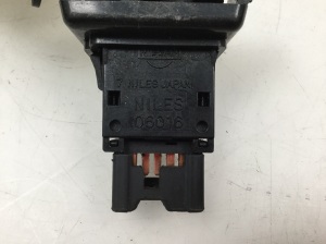 NISSAN Almera Tino V10 (2000–2006) Warnblinkschalter NILES06016 - 2