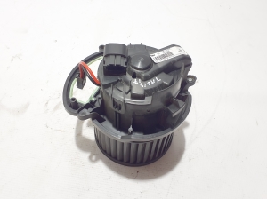   Heizungsgebläsemotor  - 272109102R 