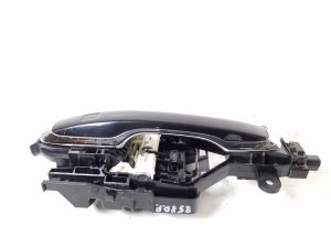 VOLVO S90 (2016–2026) Front door external opening handle and its details - 3