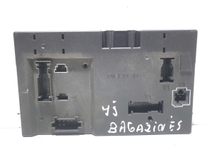 Kaitsmekarp pakiruumis - A2215454932