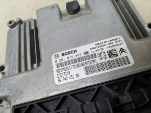 Peugeot 308 (2007–2015) Engine control unit 9674245180 - 2