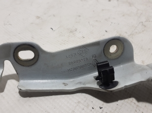  Engine cover hinge 