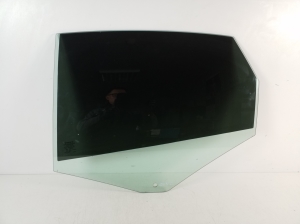 Rear side door glass - 31371942