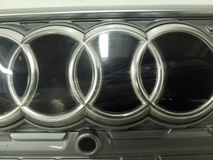 AUDI e-tron SUV (2018–2026) Front grille 89A853653A - 2