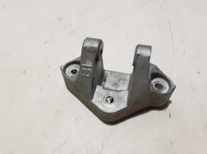  Engine holder 