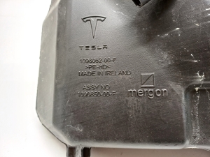 Tesla Model 3 3 (2016–2024) Front washer fluid reservoir 1096062-00-F - 3