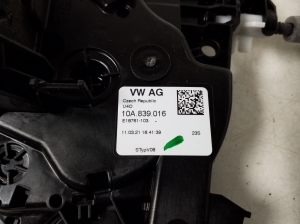 Volkswagen T-Cross (2019–2026) Tagumise külgukse lukk 10A839016 - 4