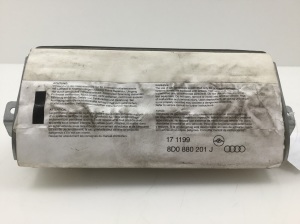 Kaassõitja turvapadi armatuurlauas - 8D0880201J
