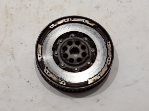   Clutch flywheel 