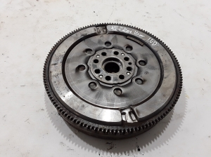  Clutch flywheel 