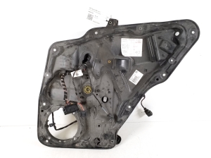 Volkswagen Tiguan (2007–2016) Aizmugurējo durvju logu pacēlājs 5N0839730F - 2