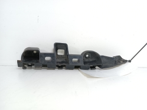 Front fender bracket - 3AA807184