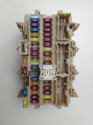 Drošinātāju kaste salonā - 4KJ0AC5876