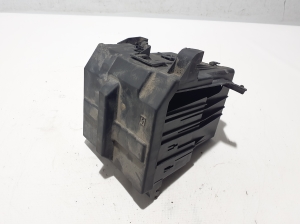   Sicherungskastengehäuse unter der Motorhaube  - 240119269R 