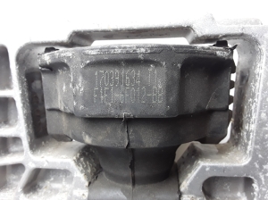  Engine cushion 