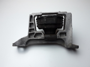  Engine cushion 