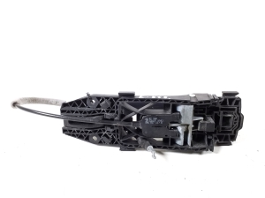 Volkswagen Golf VII (2012–2026) Rear side door exterior handle and its parts - 2
