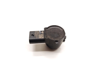 Tesla Model Y Y (2020–2026) Front parking sensor 2525002-13-D - 3