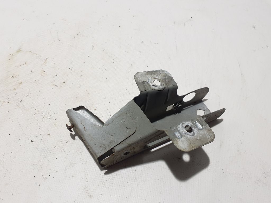 NISSAN Primastar X83 (2001–2014) Front fender bracket 8200523291 NISSAN Primastar X83 (2001–2014) Front fender bracket 8200523291