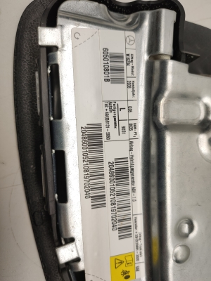 Mercedes Benz C-Class 204 (2007–2014) Priekšējā sēdekļa drošības spilvens A2048600105 - 2