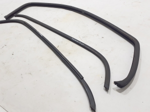 NISSAN Primastar X83 (2001–2014) Front door rubber seal - 3