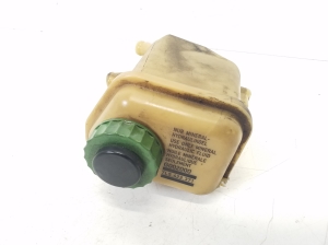   Tank power steering pump 