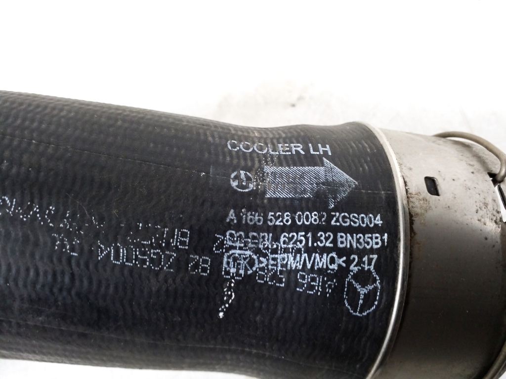 MERCEDES-BENZ GLS-Class X166 (2015-2020) Левый шланг радиатора интеркулера A1665280082 22434491