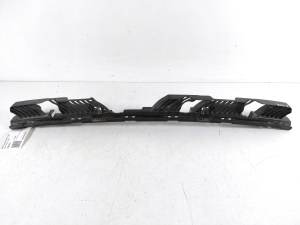 Aizmugurējā bampera kronšteins - 5TA807863