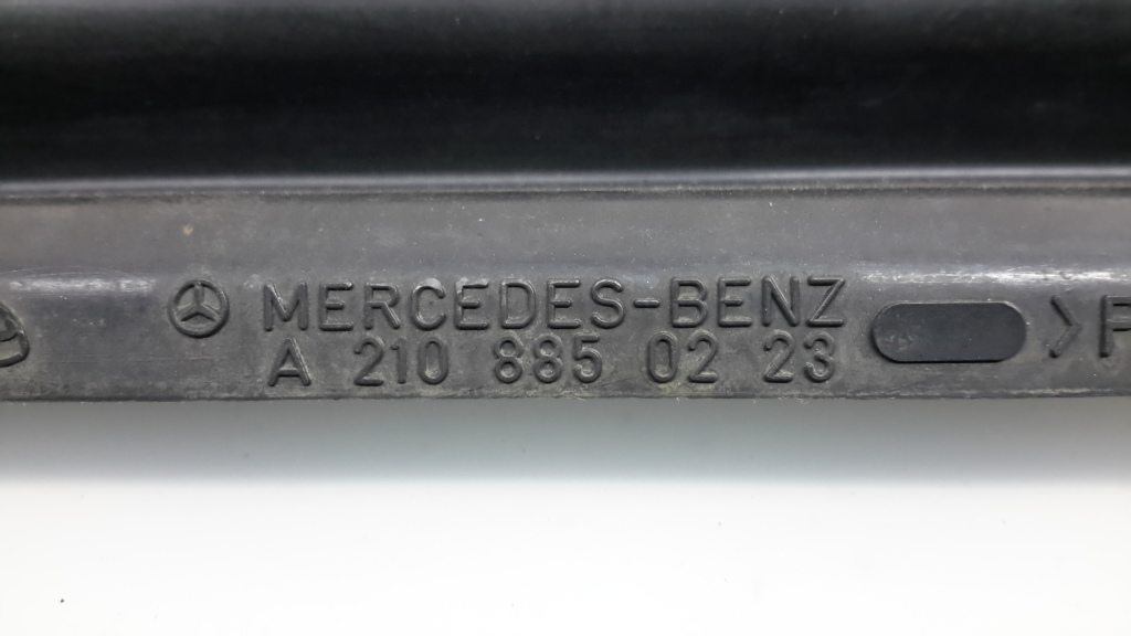 MERCEDES-BENZ E-Class W210 (1995-2002) Forreste kofanger Nedre Grill A2108850223 18808138