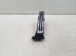 Accelerator pedal - 6889820