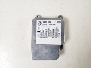   Airbagsteuergerät  - 1C0909605A 