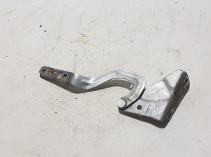  Engine cover hinge 