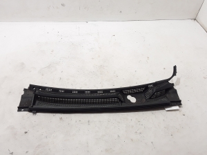 Grille d’auvent (garniture du mécanisme d’essuie-glace) - 668122684R