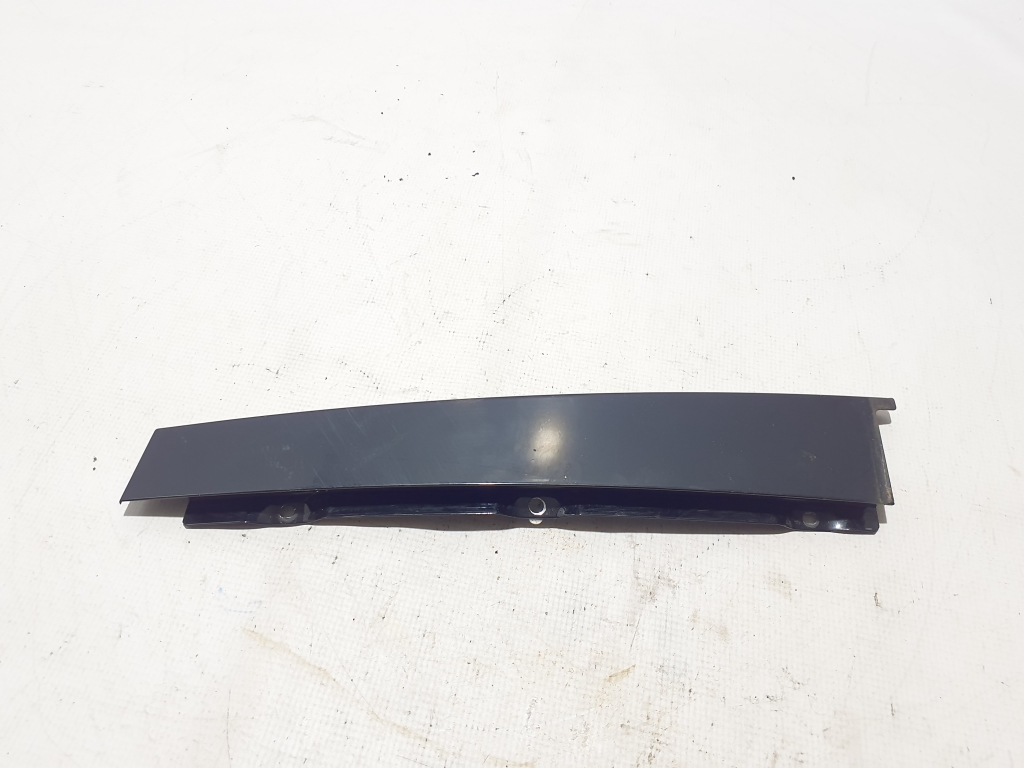 VOLVO XC70 2 generation (2000-2007) Moulure de vitre de porte arrière droite 30799058 22441089