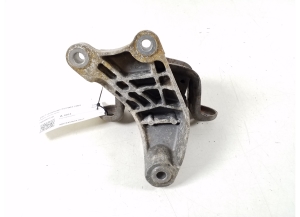 Volkswagen Transporter T5 (2003–2015) Gearbox mount 7H0399151G - 4