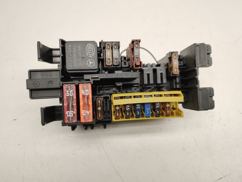 MERCEDES-BENZ C-Class W205/S205/C205 (2014-2023) Fuse box A2059067200 22434029