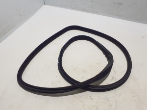   Trunk seal (on body)  - 31385591 