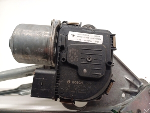 Tesla Model 3 3 (2016–2024) Windshield wiper mechanism 1076725-99-F - 2