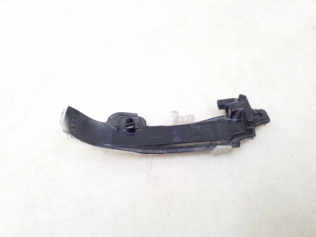 VOLVO V60 1 generation (2010-2020) Indicator de viraj oglindă ușă stânga față 3100929 25012388