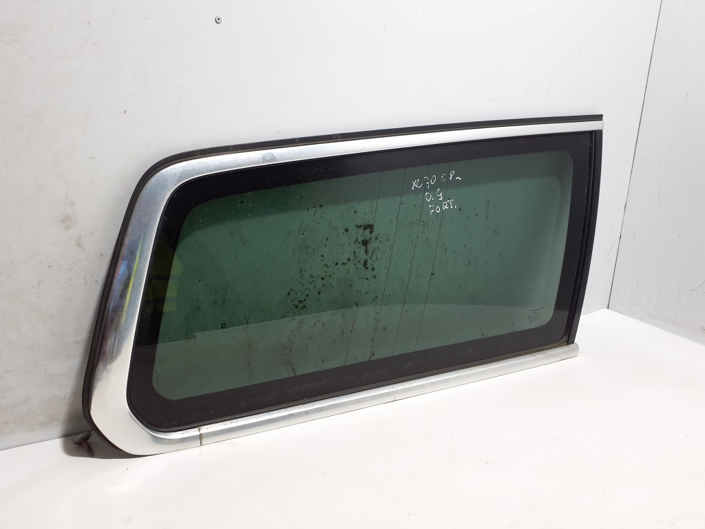VOLVO XC70 2 generation (2000-2007) Right side rear body window 30745482 22473833