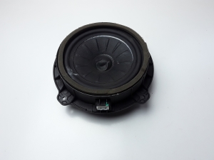   Rear side door speaker 