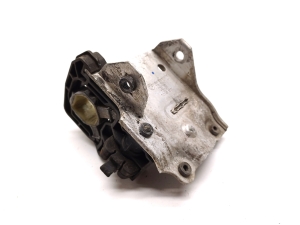 BMW 5 SERIES F10 (2010–2017) Jahutusradiaatori kinnitus 718651409 - 3
