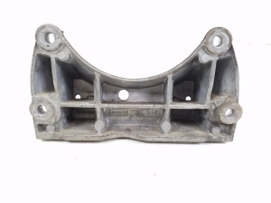Mercedes Benz E-Class W212 (2009–2015) Getriebehalter A2052420340 - 3