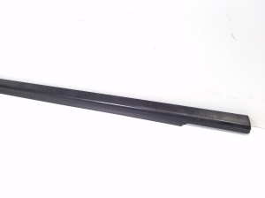 Mercedes Benz E-Class W212 (2009–2015) Esiukse klaasi välimine liist A2127250465 - 3