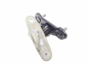 Mercedes Benz E-Class W212 (2009–2015) Esiukse ülemine hing A2047201537 - 3