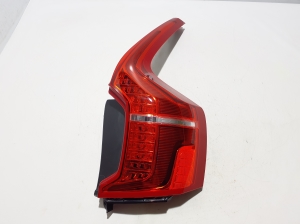  Rear corner lamp 