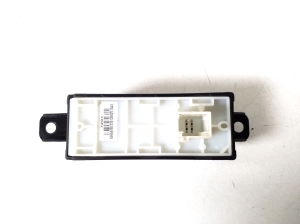 Peugeot 208 (2012–2019) Other switch 96758773XU00 - 2