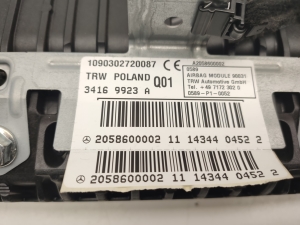 Mercedes Benz C-Class 205 (2014–2021) Kaassõitja turvapadi armatuurlauas A2058600002 - 2